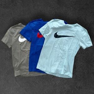 Nike Blue, Light Blue and Tan Tees Bundle all size Small